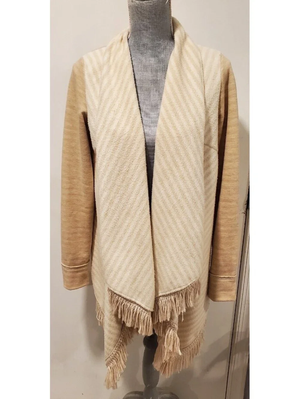 Anthropologie Saturday Sunday Medium Elise Fringe Open Front Cardigan Fleece